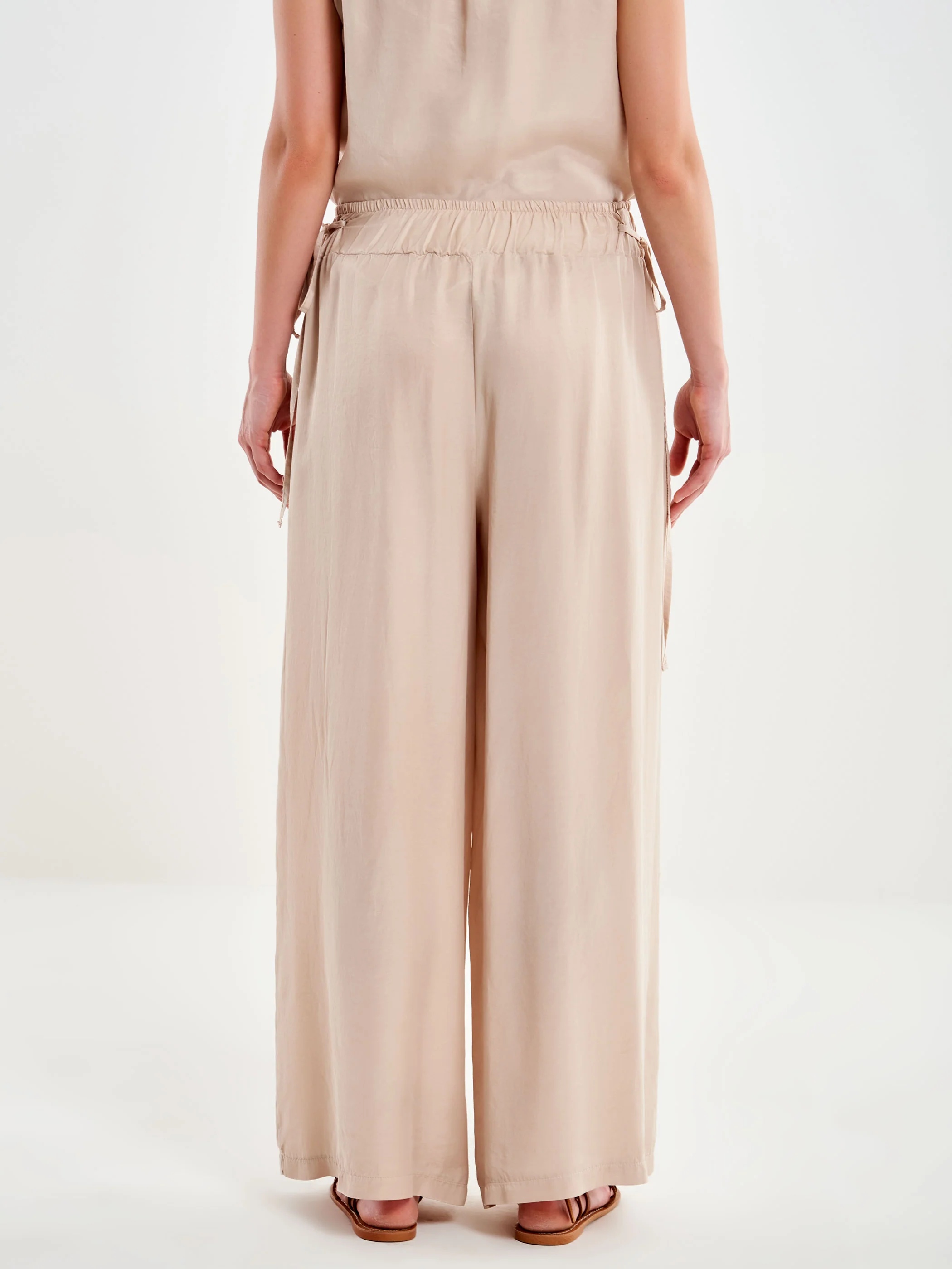 Pantaloni Ampi con Lacci Laterali - Image 3
