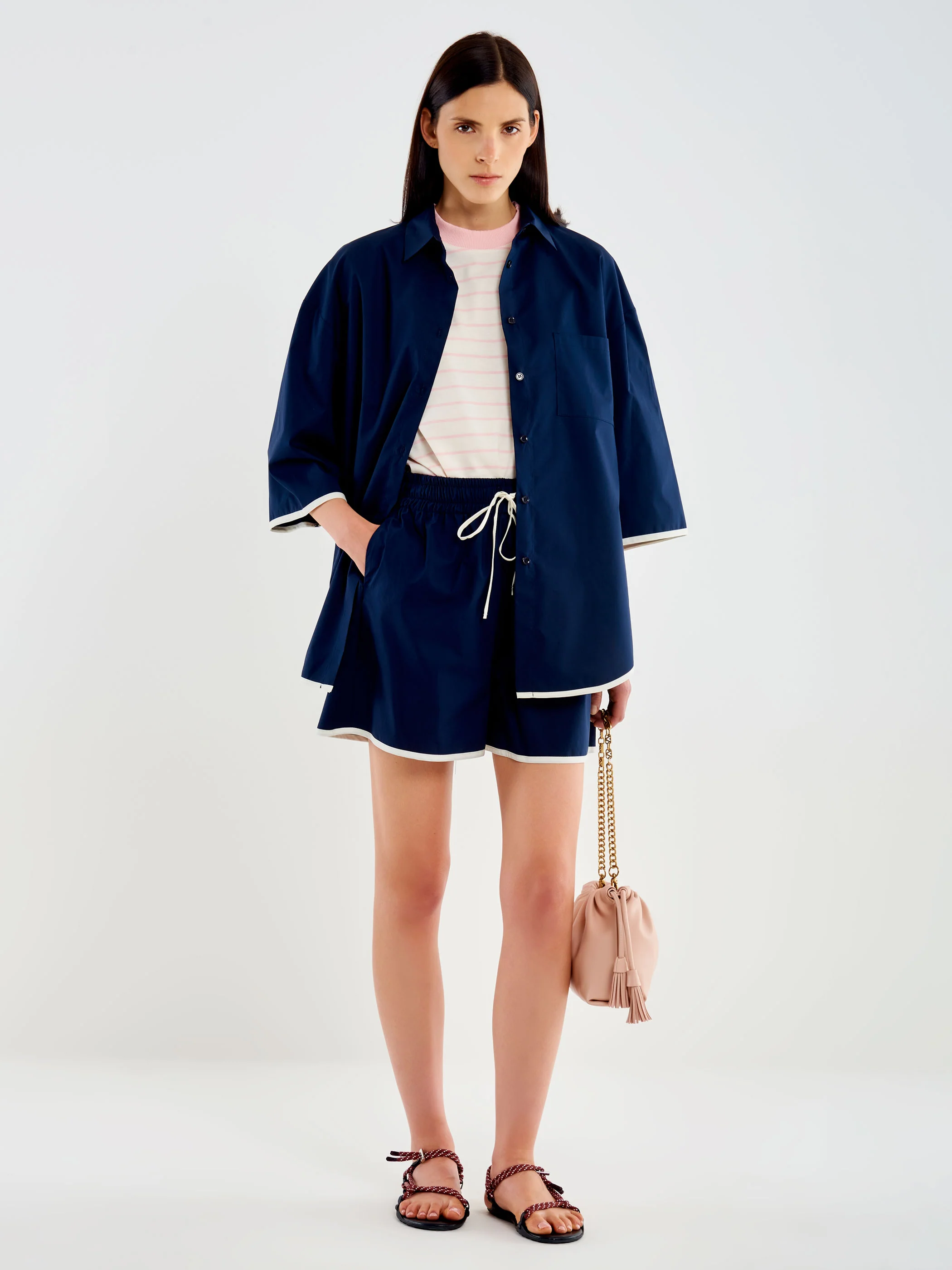 Shorts con Profilo Bianco